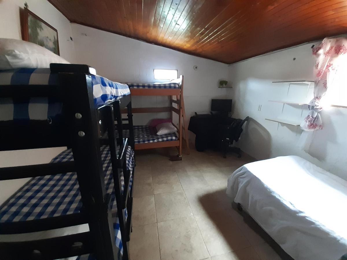 Appartement Artesanos Y Turistas à Guatapé Extérieur photo