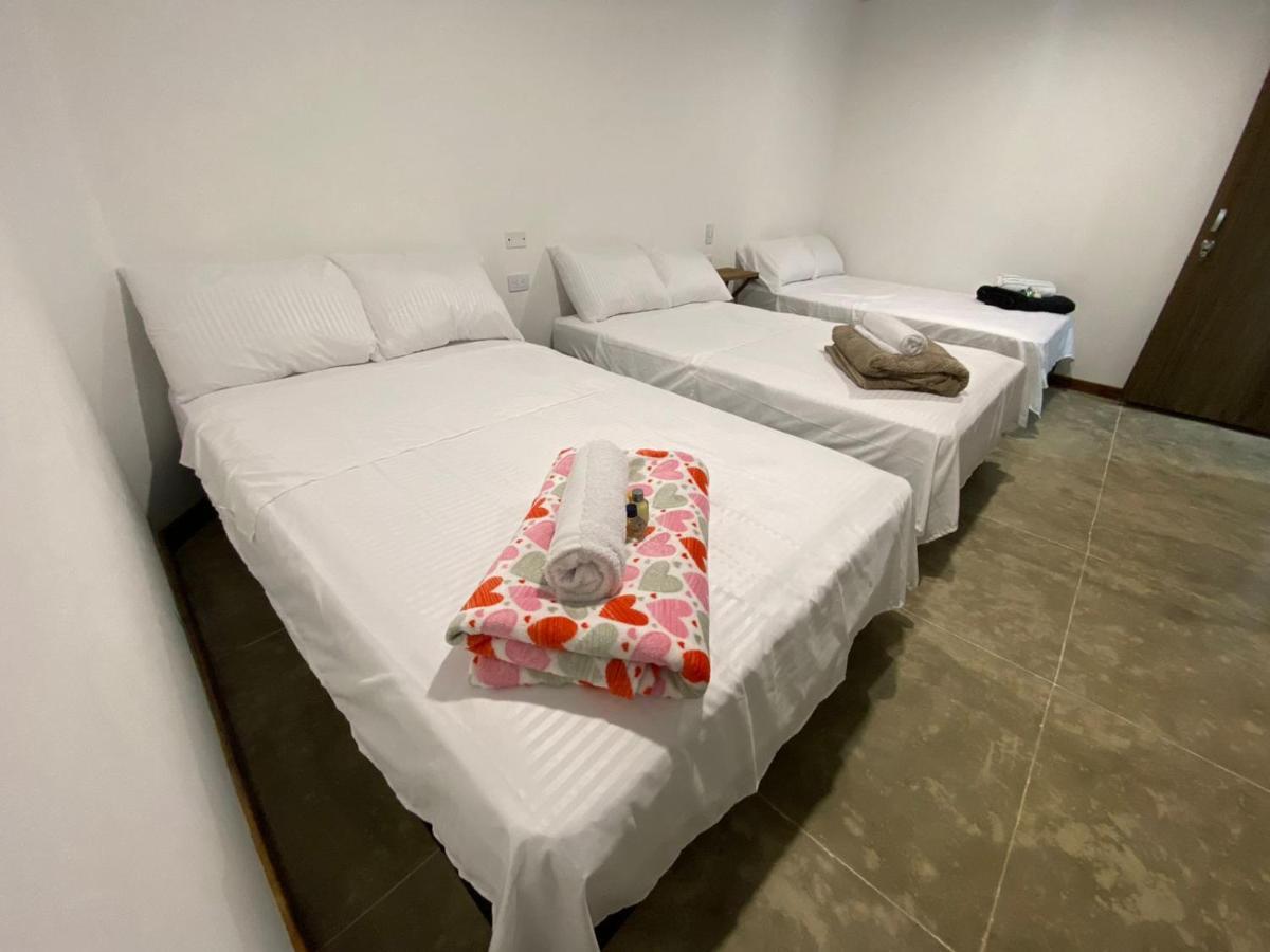 Appartement Artesanos Y Turistas à Guatapé Extérieur photo