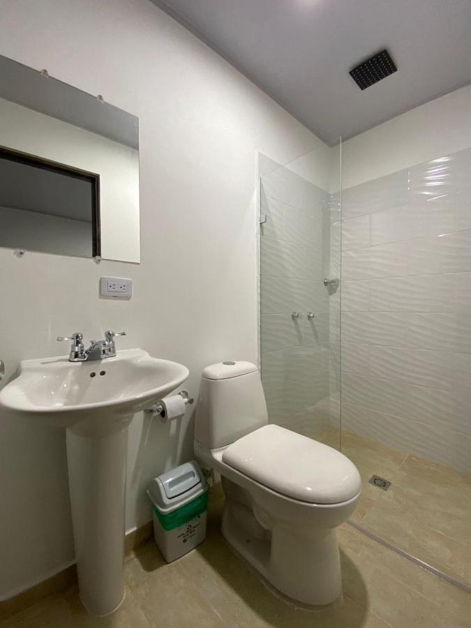 Appartement Artesanos Y Turistas à Guatapé Extérieur photo