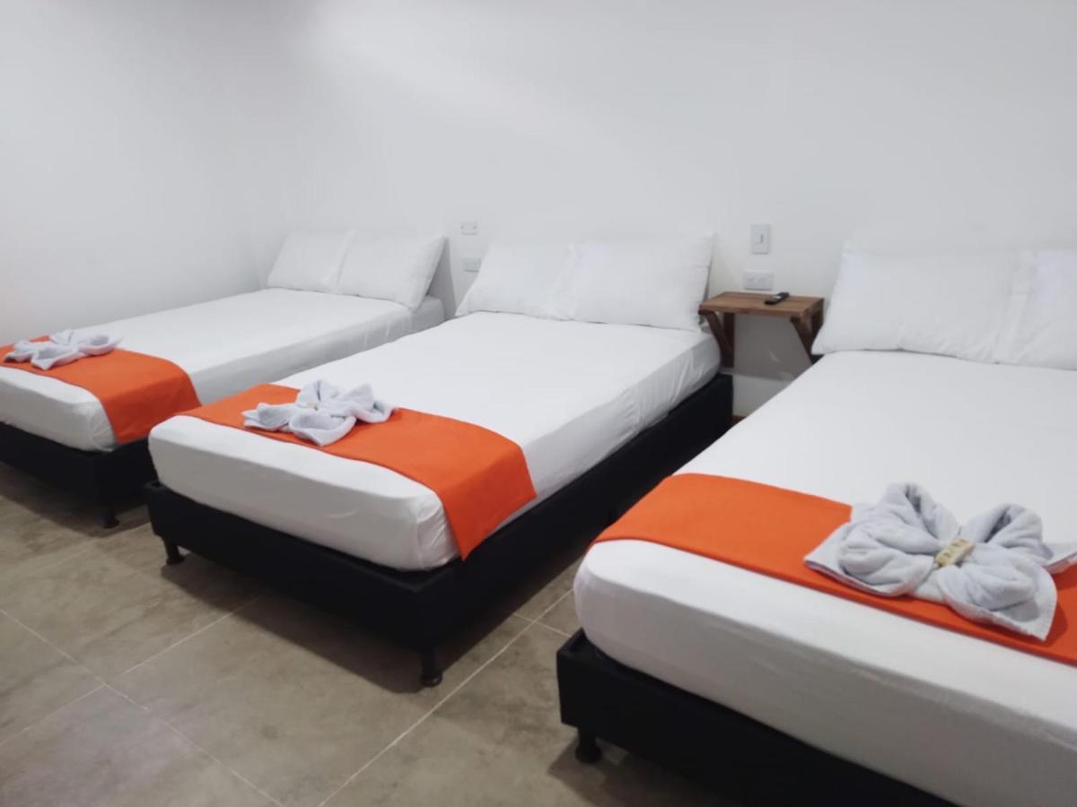 Appartement Artesanos Y Turistas à Guatapé Extérieur photo