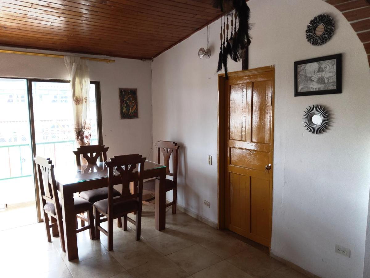Appartement Artesanos Y Turistas à Guatapé Extérieur photo